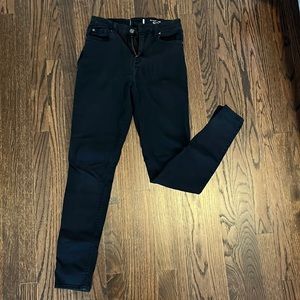 Black highwaisted skinny jeans